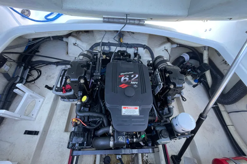 Slide: The Image of Engine compartment of a 2005 Formula 240 Bowrider with MerCruiser 6.2 MPI engine. - 17