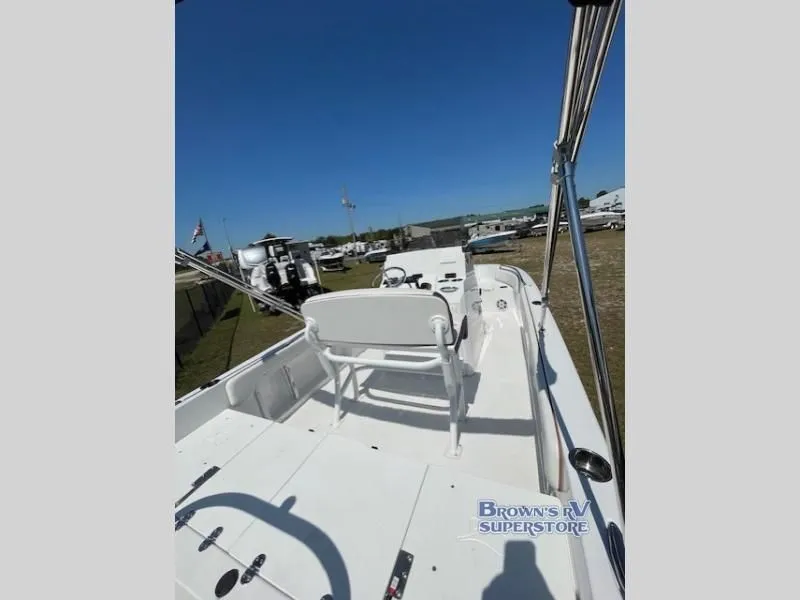 Slide: The Image of Stingray 173 CC 2026 - 10