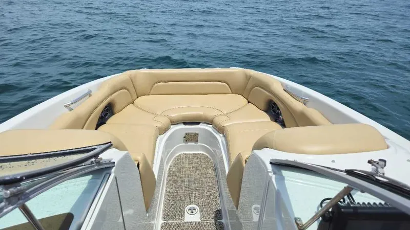 Slide: The Image of Crownline Boats Eclipse E6 XS 2016 - 10