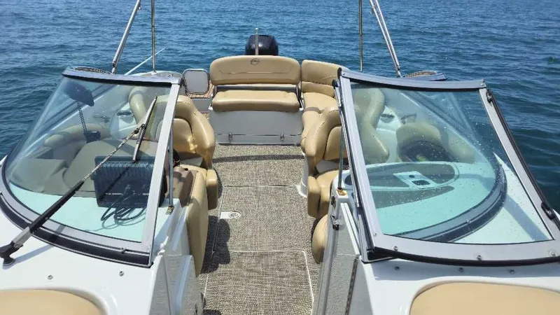 Slide: The Image of Crownline Boats Eclipse E6 XS 2016 - 11