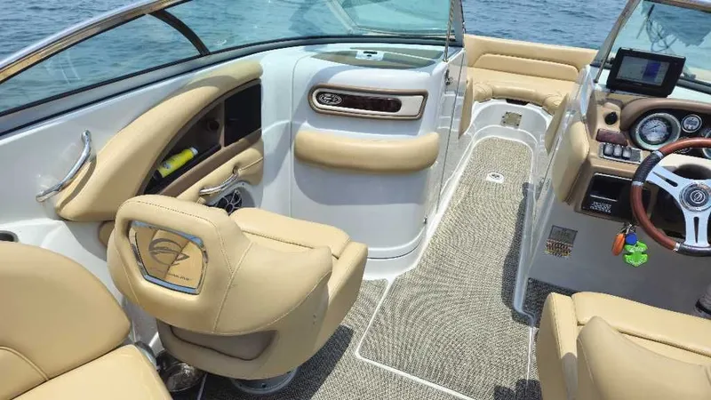 Slide: The Image of Crownline Boats Eclipse E6 XS 2016 - 14