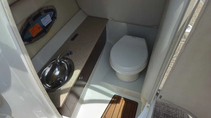 Slide: The Image of Crownline Boats Eclipse E6 XS 2016 - 19