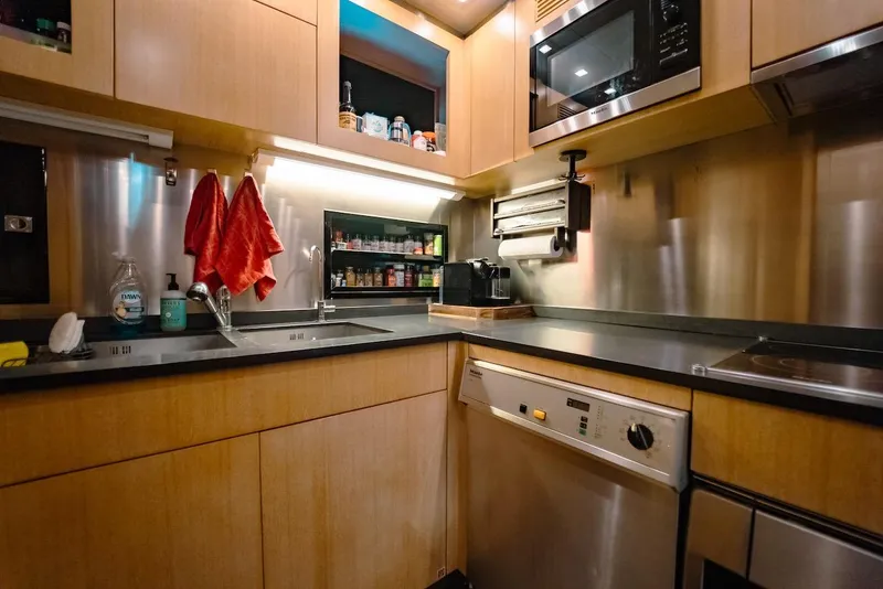 Slide: The Image of Mangusta 92 2007 - 57