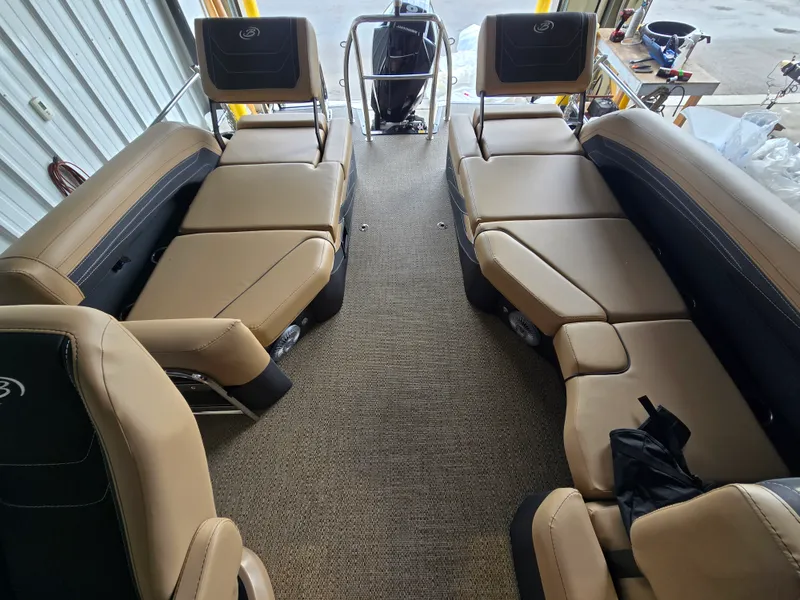 Slide: The Image of Barletta Cabrio 24 M 2026 - 5