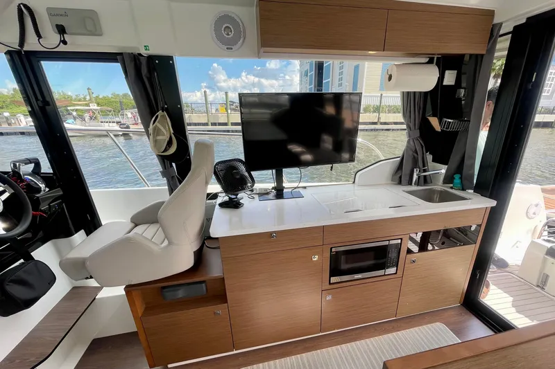 Slide: The Image of Jeanneau NC 1095 Fly 2021 - 35