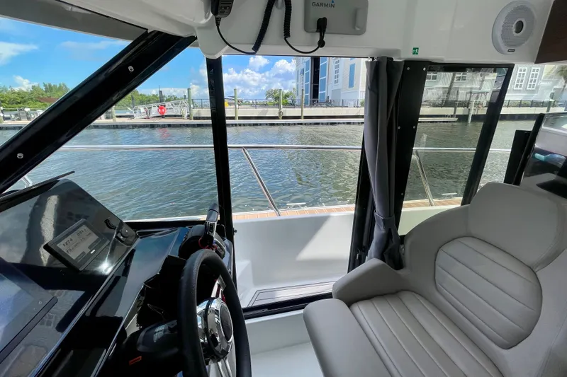 Slide: The Image of Jeanneau NC 1095 Fly 2021 - 43