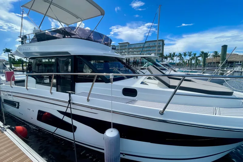 Slide: The Image of Jeanneau NC 1095 Fly 2021 - 5