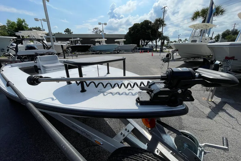 Slide: The Image of Graphite push pole on Chittum Skiffs Islamorada 21, 2026 model. - 30