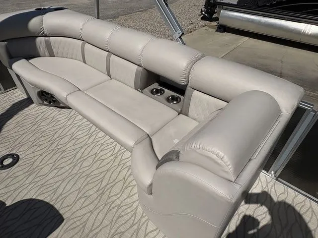 Slide: The Image of Harris 220 Cruiser (HCX22) 2018 - 10