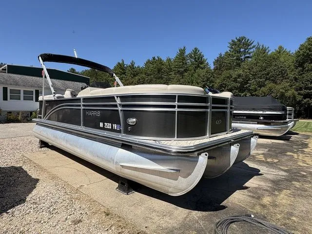 Slide: The Image of Harris 220 Cruiser (HCX22) 2018 - 3