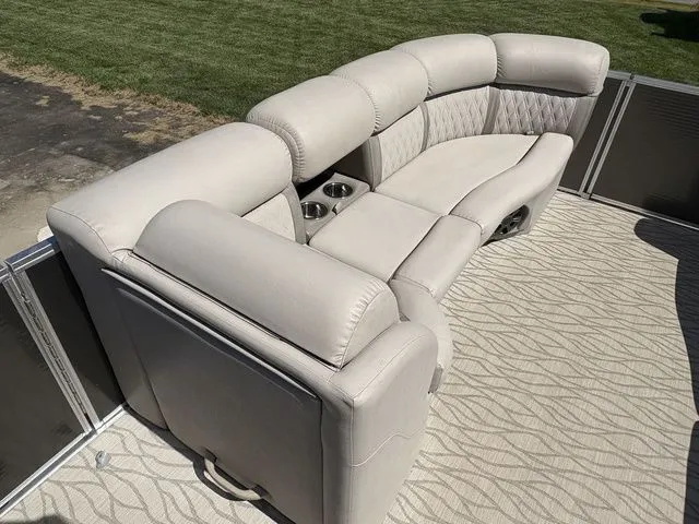 Slide: The Image of Harris 220 Cruiser (HCX22) 2018 - 7