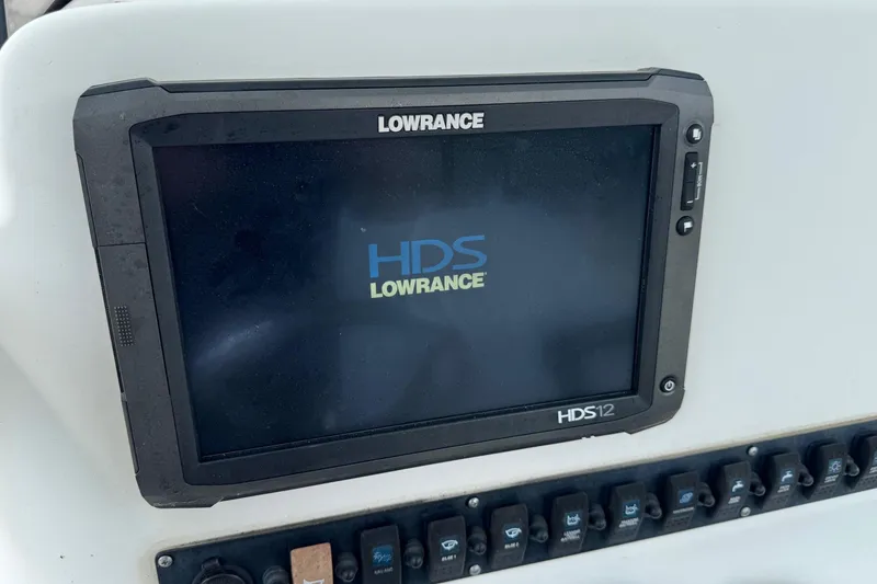 Slide: The Image of Lowrance HDS12 display on 2014 Sea Hunt Gamefish 25 boat dashboard. - 16