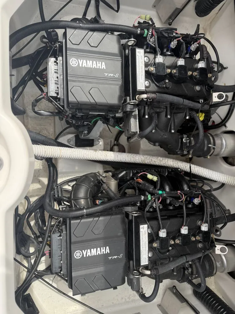 Slide: The Image of Yamaha AR210 2022 - 19