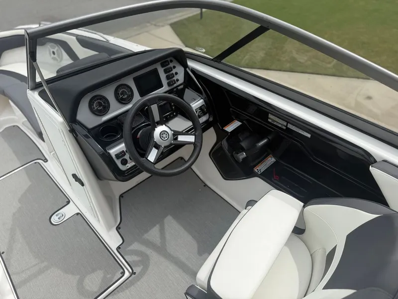 Slide: The Image of Yamaha AR210 2022 - 6