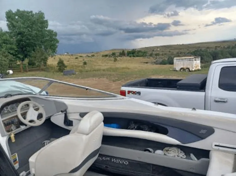 Slide: The Image of Four Winns 205 Sundowner 2001 - 4