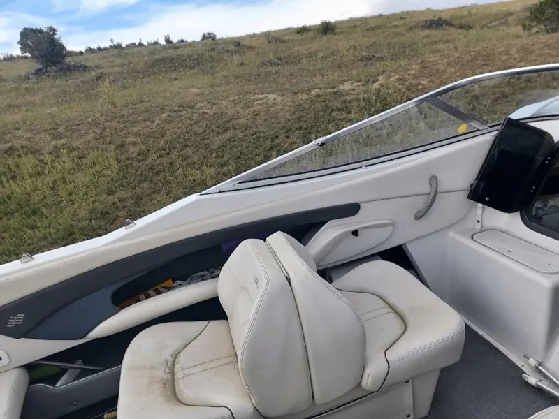 Slide: The Image of Four Winns 205 Sundowner 2001 - 8