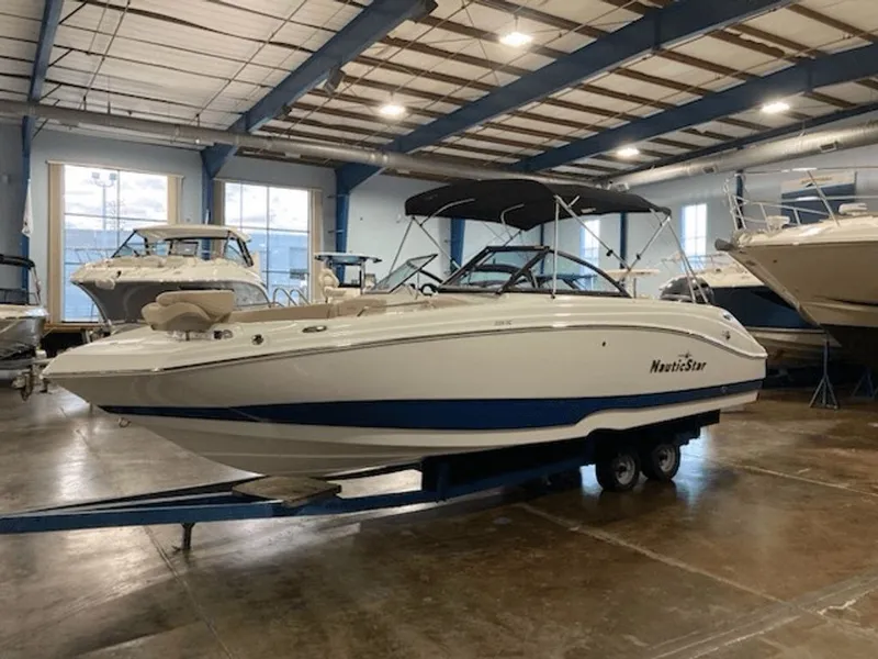 Slide: The Image of NauticStar 223 DC 2022 - 4