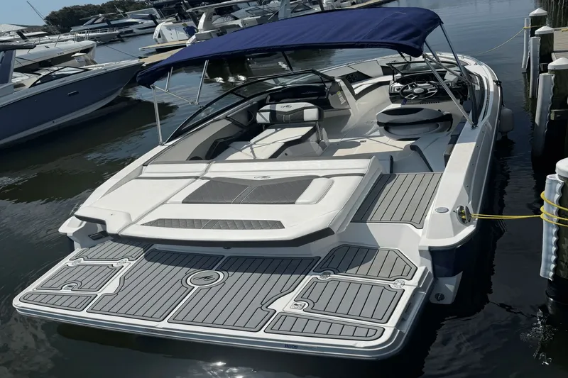 Slide: The Image of Monterey 238SS Super Sport 2018 - 1