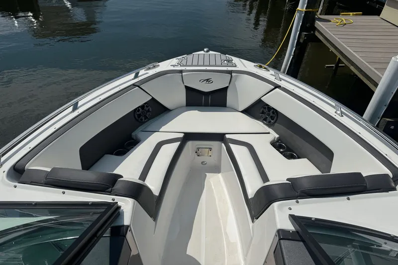 Slide: The Image of Monterey 238SS Super Sport 2018 - 11