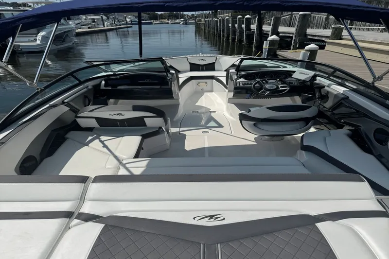 Slide: The Image of Monterey 238SS Super Sport 2018 - 12