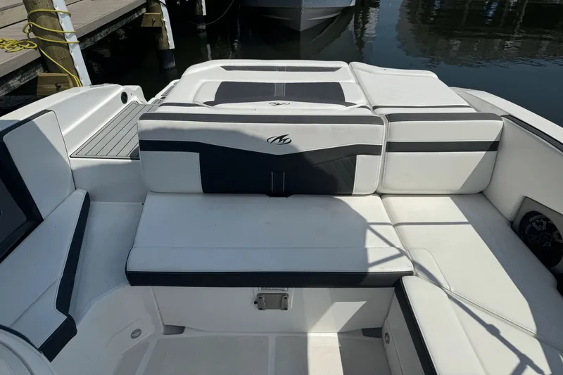 Slide: The Image of Monterey 238SS Super Sport 2018 - 2