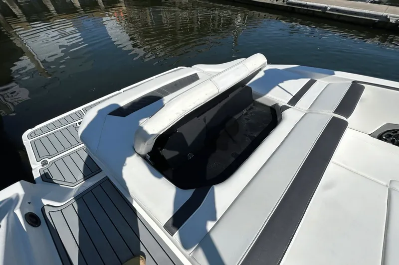 Slide: The Image of Monterey 238SS Super Sport 2018 - 4