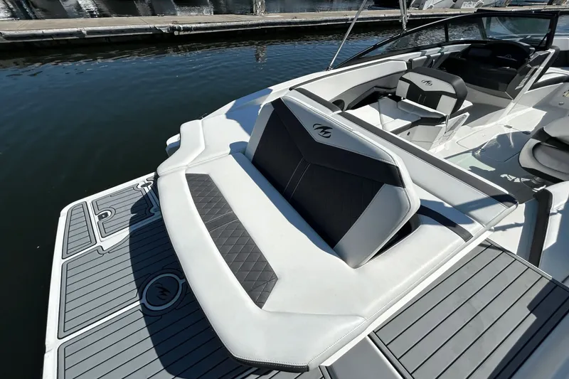 Slide: The Image of Monterey 238SS Super Sport 2018 - 5