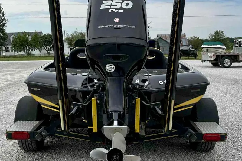 Slide: The Image of 2017 Blazer 625 Pro Elite boat with 250 Pro engine, rear view. - 17