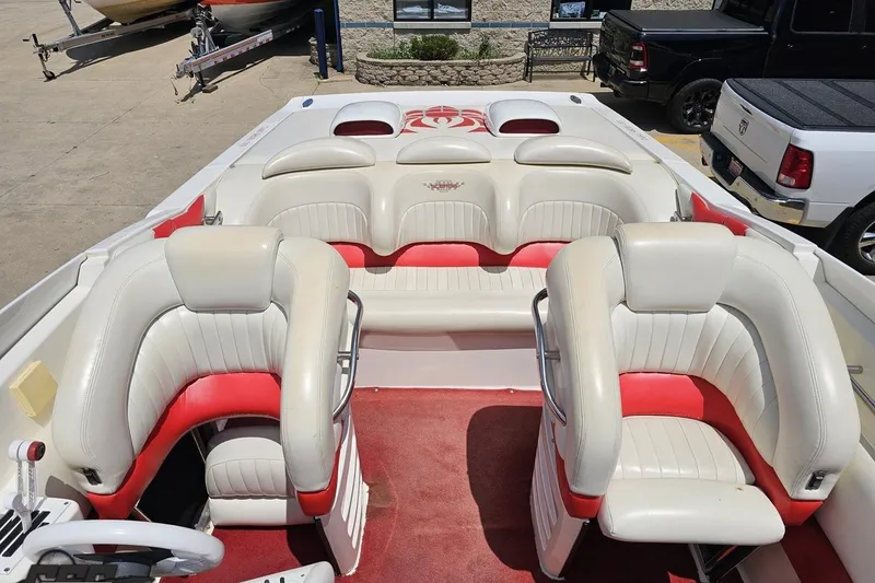 Slide: The Image of 2001 Wellcraft 33 Scarab AVS boat interior with white and red seating. - 73