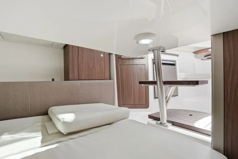 Slide: The Image of Boston Whaler 285 Conquest 2026 - 34
