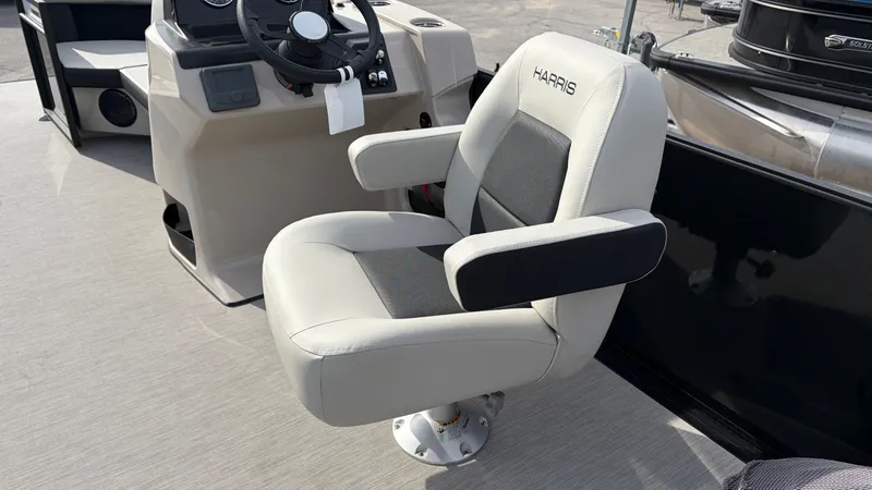 Slide: The Image of Harris Breeze 230 2026 - 19