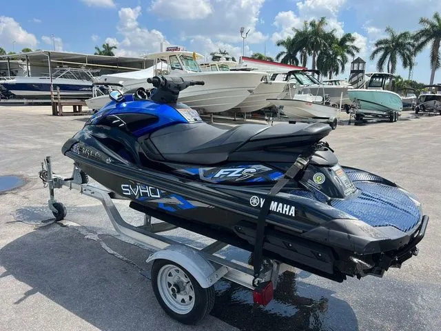 Slide: The Image of Yamaha FZ 2015 - 7