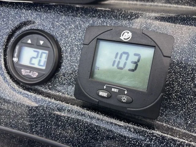 Slide: The Image of Phoenix Bass Boat 20 XE 2025 - 10