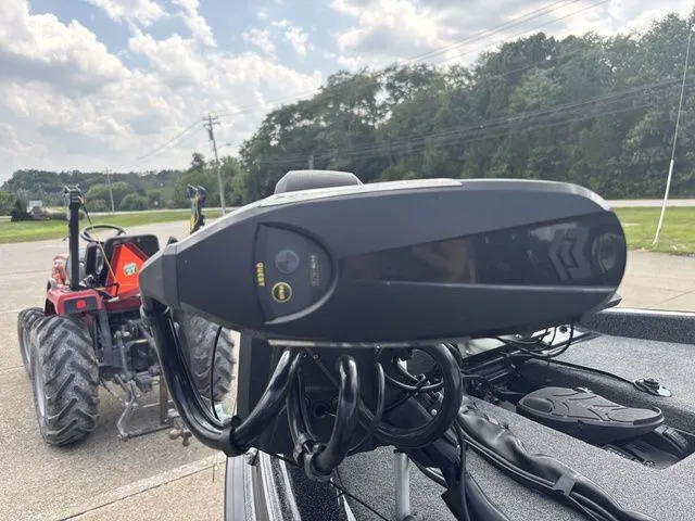 Slide: The Image of Phoenix Bass Boat 20 XE 2025 - 18