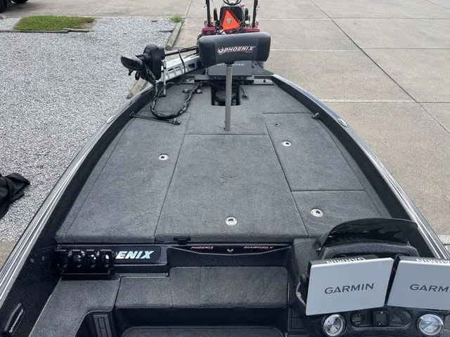 Slide: The Image of Phoenix Bass Boat 20 XE 2025 - 24