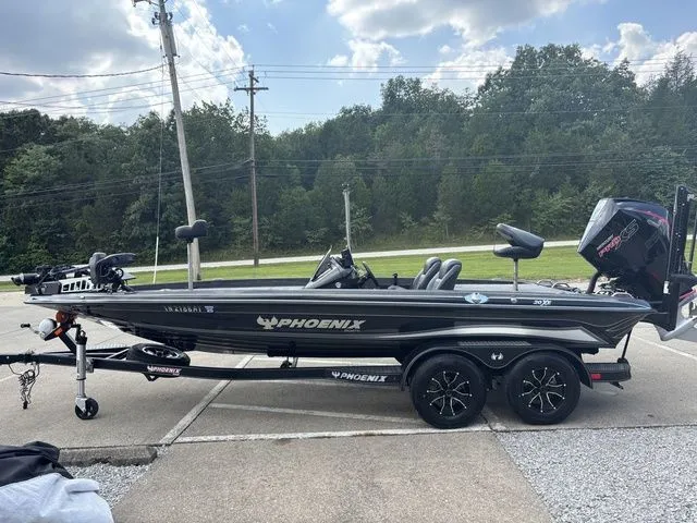Slide: The Image of Phoenix Bass Boat 20 XE 2025 - 28