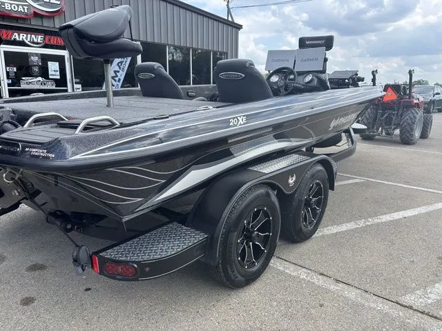 Slide: The Image of Phoenix Bass Boat 20 XE 2025 - 6