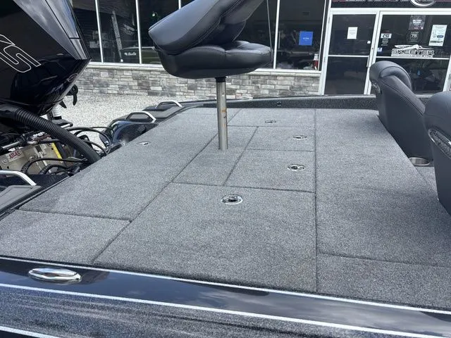 Slide: The Image of Phoenix Bass Boat 20 XE 2025 - 8