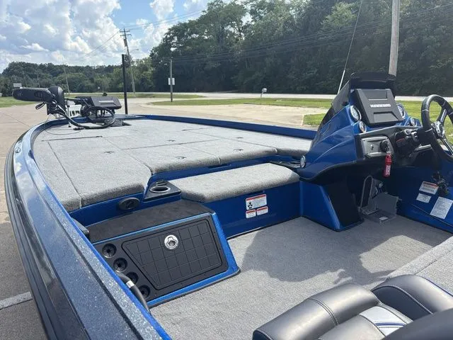 Slide: The Image of Nitro Z21 2021 - 16