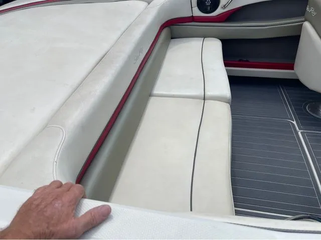 Slide: The Image of Sea Ray 220 Select 2005 - 10