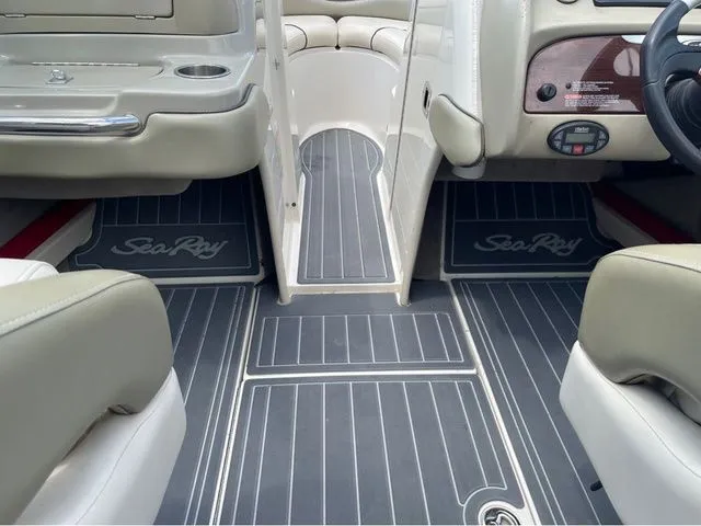 Slide: The Image of Sea Ray 220 Select 2005 - 11