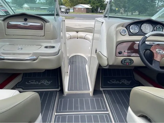 Slide: The Image of Sea Ray 220 Select 2005 - 12