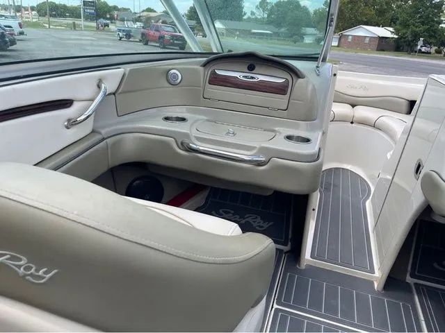 Slide: The Image of Sea Ray 220 Select 2005 - 13