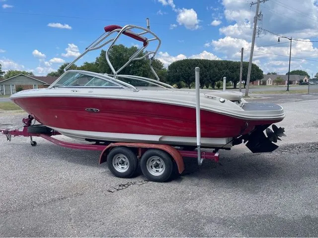 Slide: The Image of Sea Ray 220 Select 2005 - 4