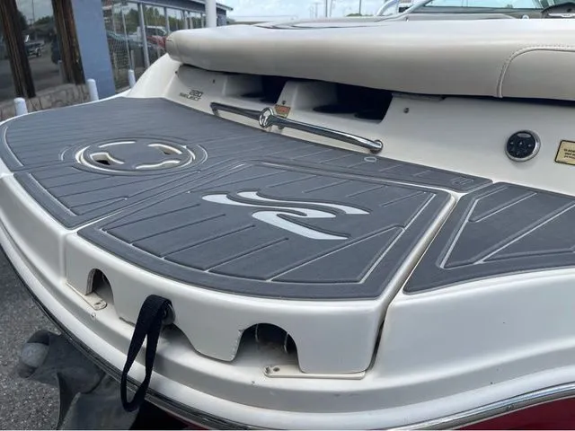 Slide: The Image of Sea Ray 220 Select 2005 - 6