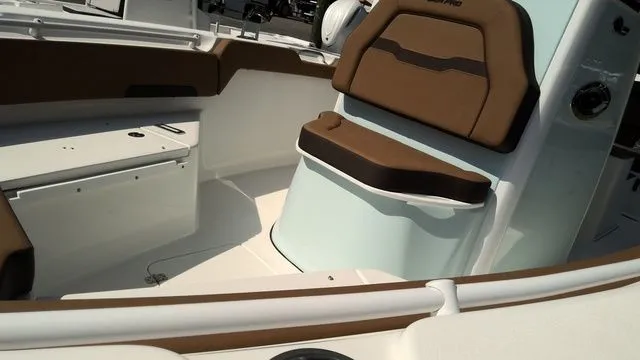 Slide: The Image of Sea Pro 245FLX Sandbar 2026 - 2