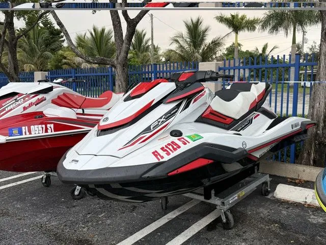 Slide: The Image of Yamaha FX Cruiser HO 2020 - 3