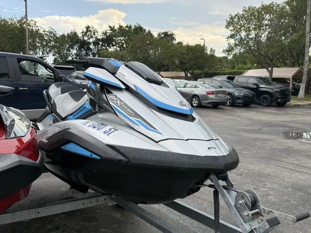 Slide: The Image of Yamaha FX Cruiser HO 2020 - 5