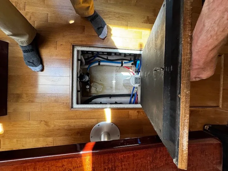 Slide: The Image of Sea Ray 470 Sundancer 2010 - 22