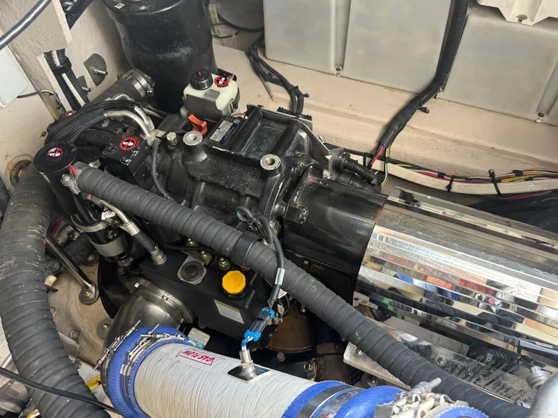 Slide: The Image of Engine compartment of 2010 Sea Ray 470 Sundancer, close-up view. - 42